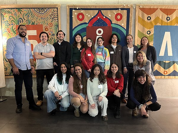 Gruppenfoto Stipendiatinnen und Stipendiaten mit dem Team Kassel Stipendium